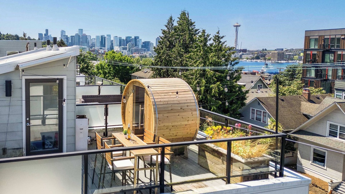 Eastlake House | Eastlake Gem: Rooftop Sauna & Lake View, 3min SLU