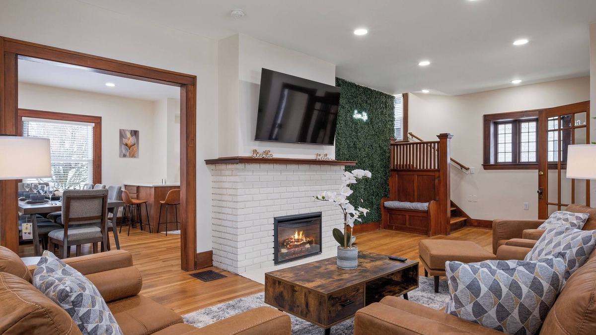 Easttown House | Eastown Luxe