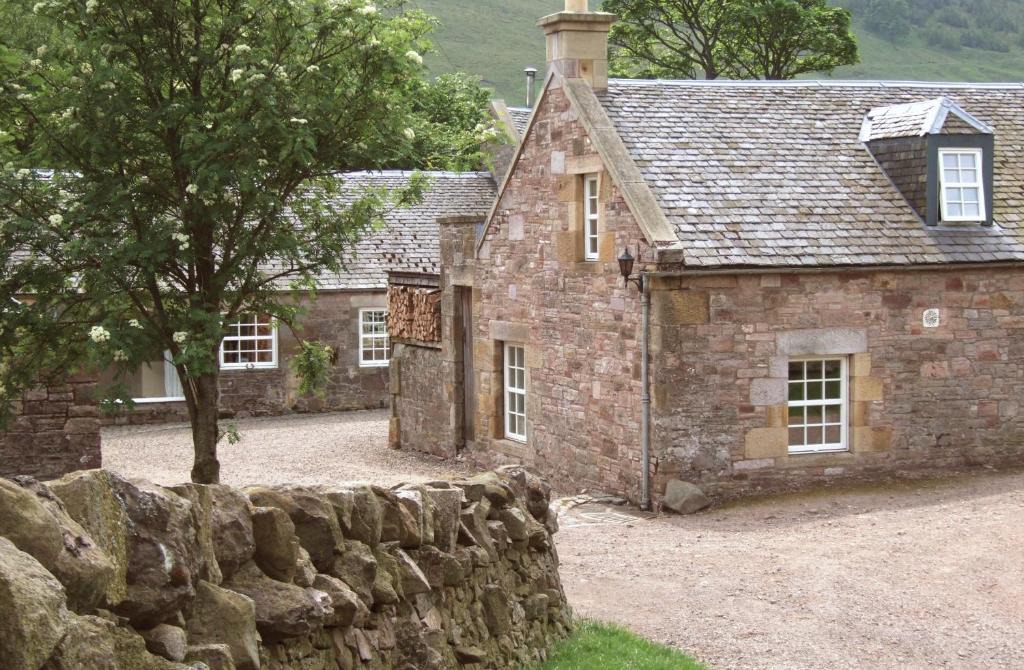 Penicuik House | Eastside Byre - Family cottage in the Pentland Hills near Edinburgh