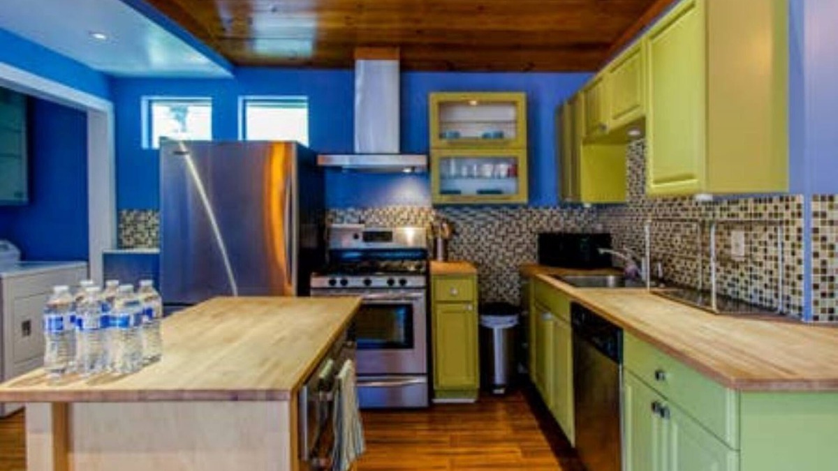 Chestnut House | Eastside Oasis - Near MLK Train Station, UT & Downtown