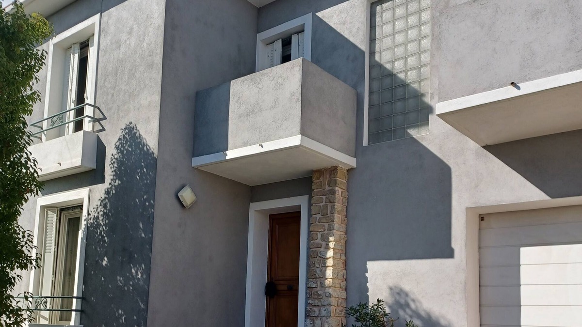 Toulon Apartment | EastToulon 1rst independent floor of a villa, 3 rooms 70 m², balconies, terrace