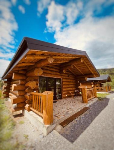 Moisei Cabin | EastWood Cabins