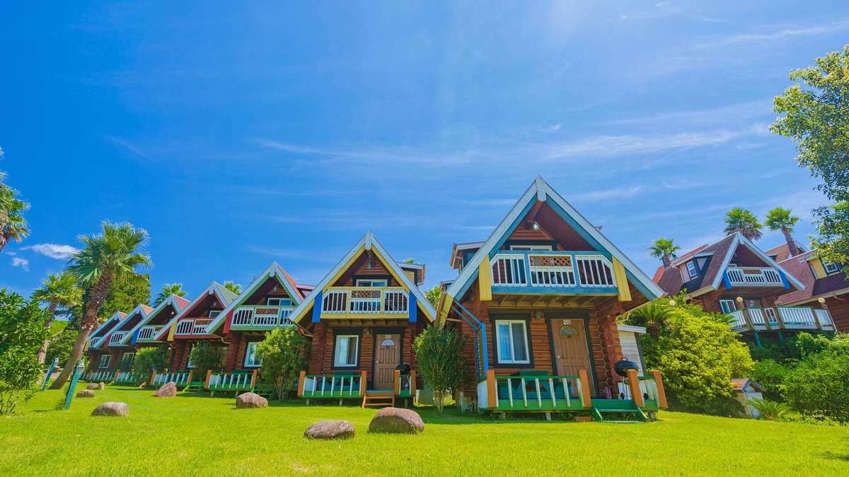 Jungmun Cabin | Easy access for your trip in Jeju Cozy log cabin for your lovely family with BBQ