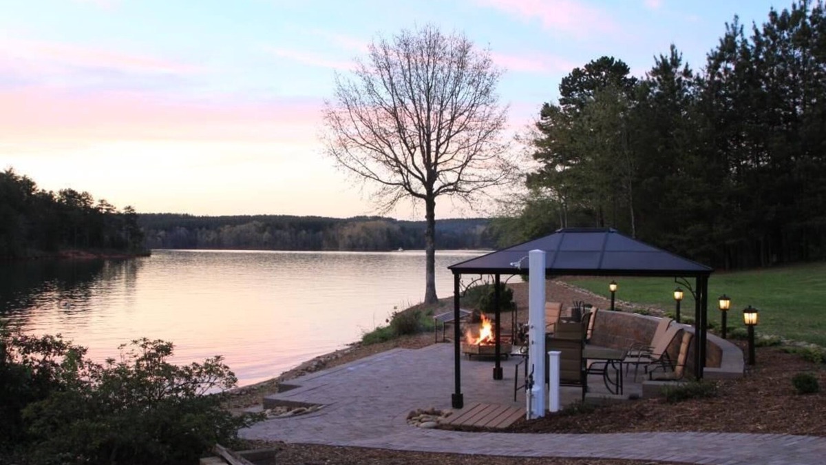 Seneca House | Easy access lake front W/beach and boat ramp, waterfront patio, screened porch