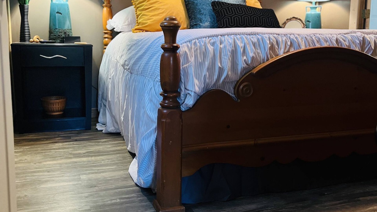 Burnside Cottage | EASY CHECKOUT INSTRUCTIONS Luxury Linens and Towels,Hybrid pillow top mattress