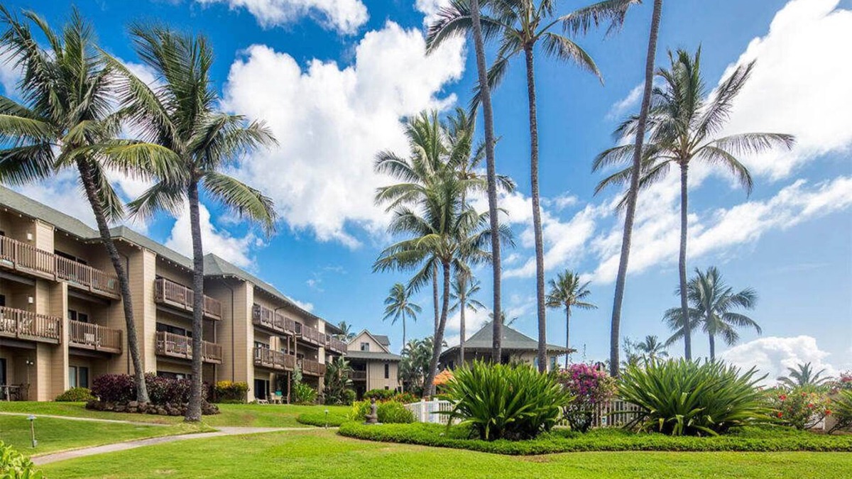 Lihue Condo | Easy Kauai Living! Lanai to Lawn, Full Kitchen, WiFi, Ceiling Fans–Kaha Lani 102