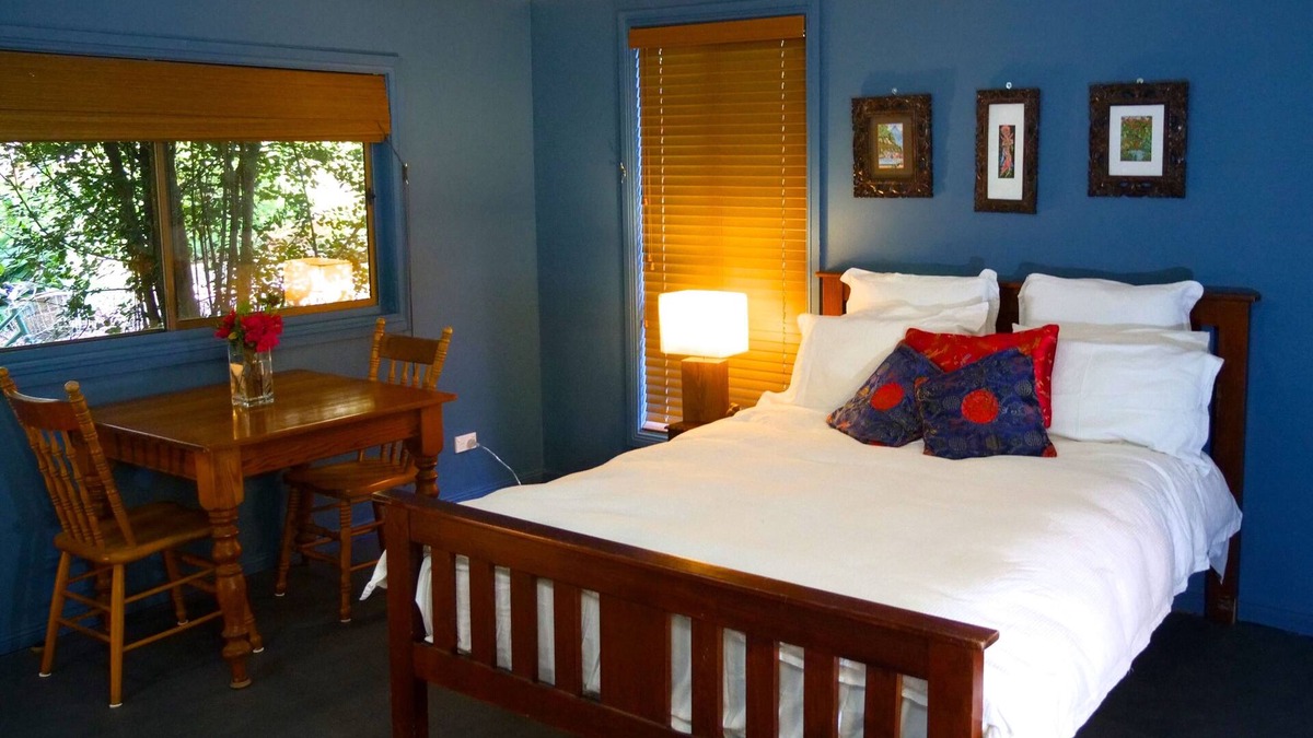 Darkwood Cabin | Easy Street Retreat - Cumquat Cabin