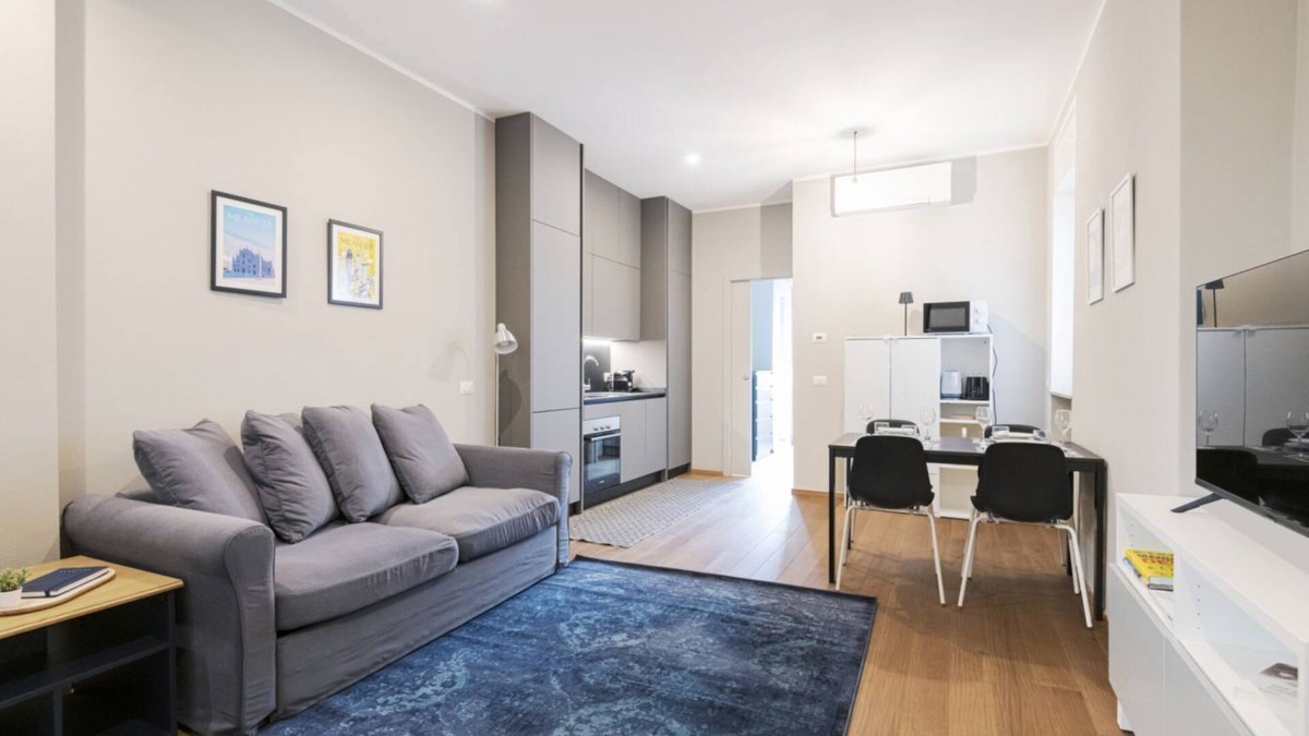 Guastalla Apartment | Easylife - Beautiful flat Pta Romana/Policlinico