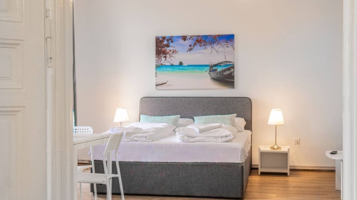 Wahring Apartment | Easystay 2BR Apt. near AKH- Perfect for Longstays