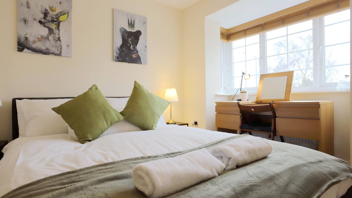 Castle Bromwich House | EasyTravel Luxury NEC/Airport 3 beds House