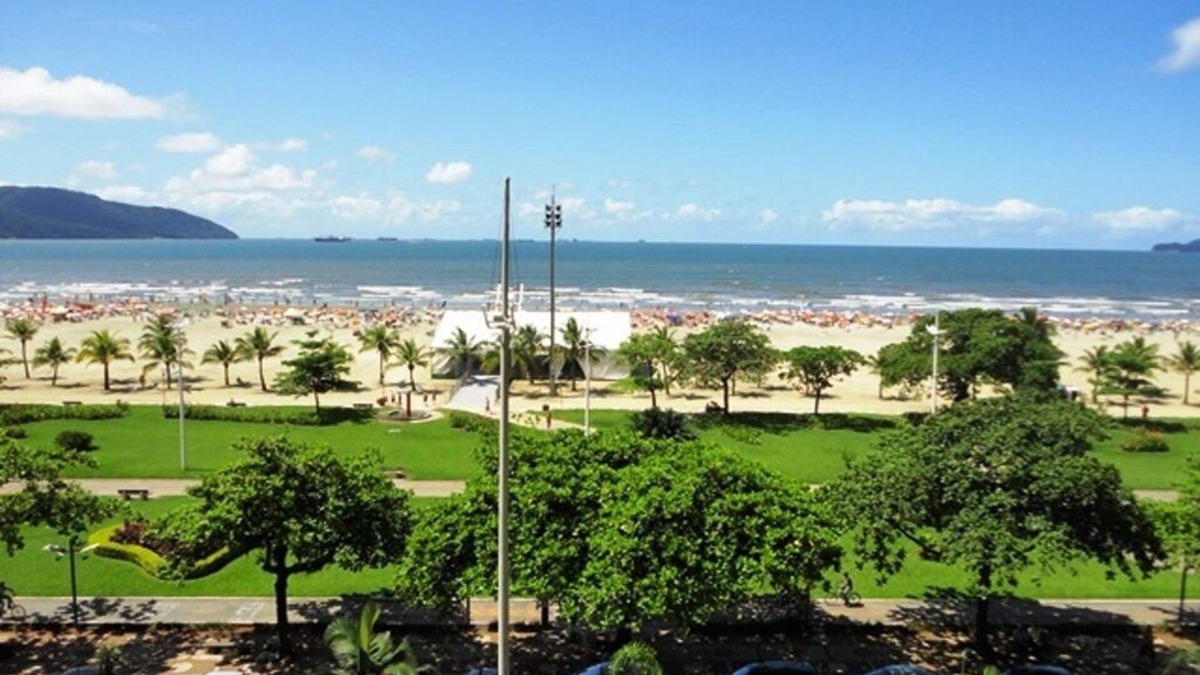 Pompeia Apartment | EAT AND SPEND THE CARNIVAL IN FRONT OF THE BEACH with WIFI
