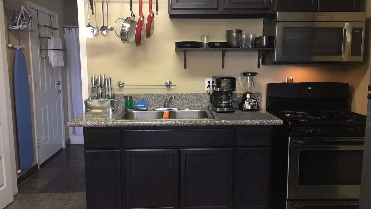 Jurupa Valley Apartment | Eat - Sleep - Wander - Sleeps 4