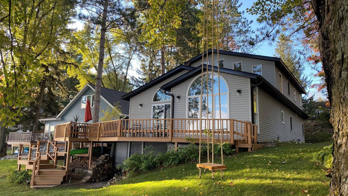 Mosinee House | Eau Pleine Lake Retreat