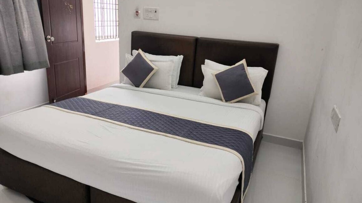 Perumbakkam Hotel | Eben Service Apartment