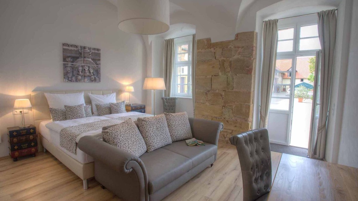 Klosterlangheim Apartment | Ebenerdige FeWo mit 2 Schlafzimmern und 2 Bädern