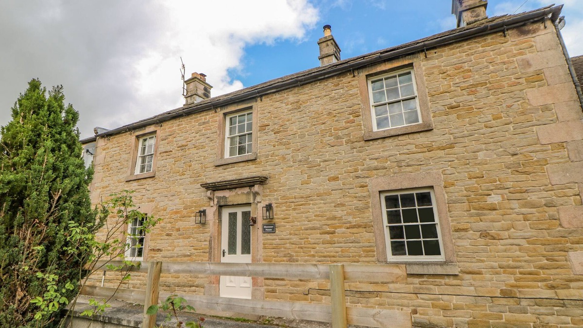 Hope Valley Cottage | EBENEZER HOUSE, pet friendly, character holiday cottage in Hope