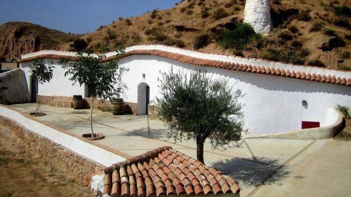 Cortes y Graena House | Eccentric Cave House in Lopera with Terrace