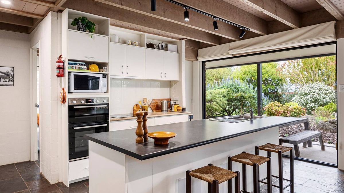Somers House | Echo Beach in Somers