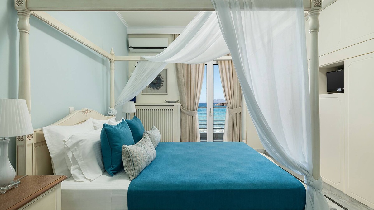 Kato Galatas Apartment | Eclectic 3-bedroom house in front of the sea