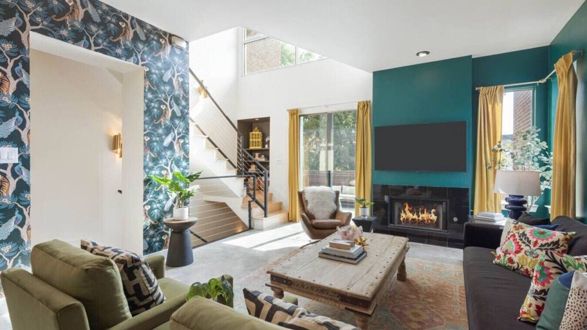 Fort Worth House | Eclectic 3-Story Townhouse - Central Location!