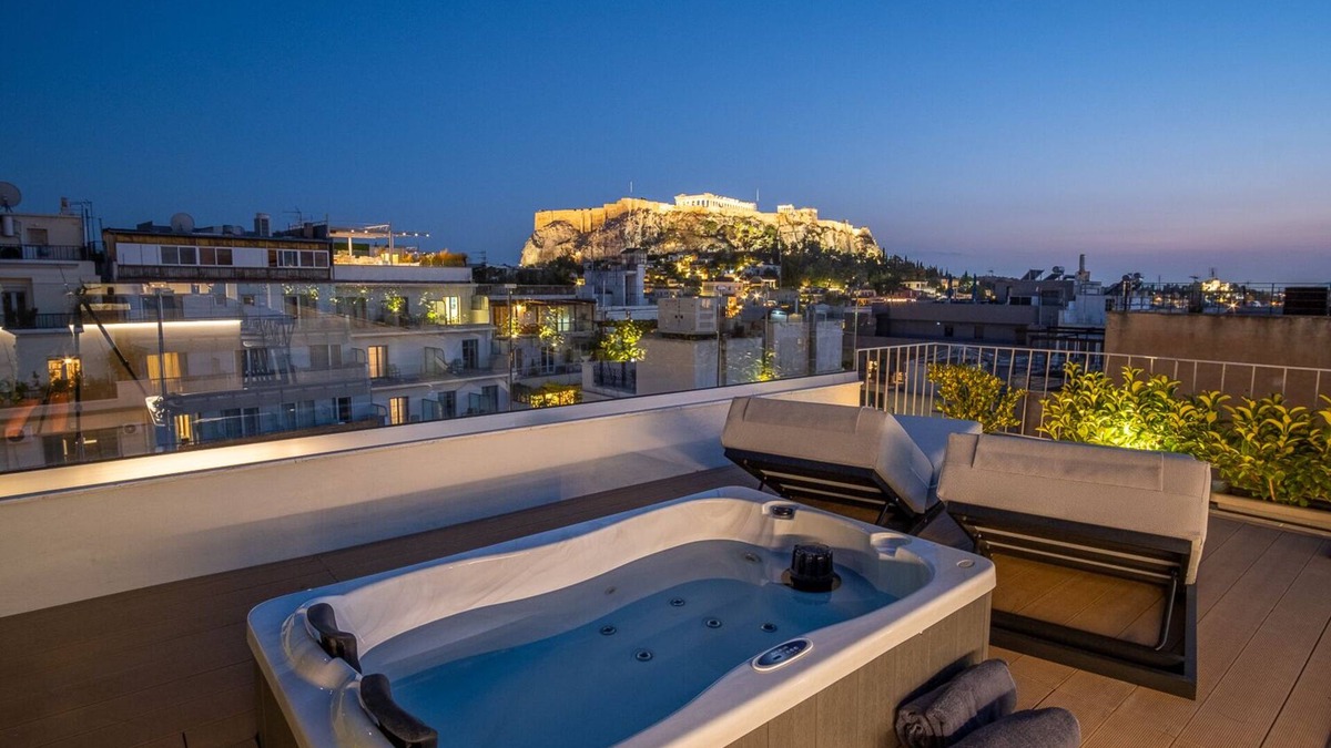 Plaka Apartment | Eclectic Acropolis Rooftop Loft