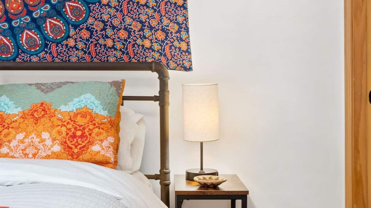 Southside House | Eclectic Condo 5-min to Meow Wolf