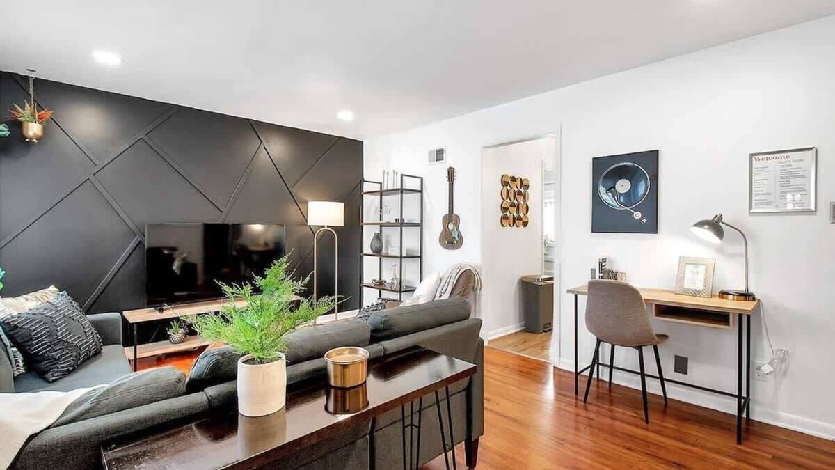 Wichita House | Eclectic Escape - Cute and Cozy - King