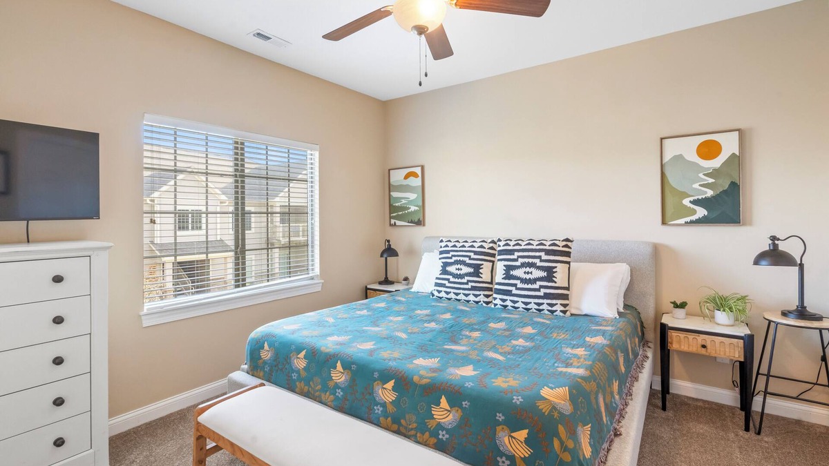 West Des Moines House | Eclectic Escape Spacious Comfort Private Garage Family Friendly Safe Rose Park