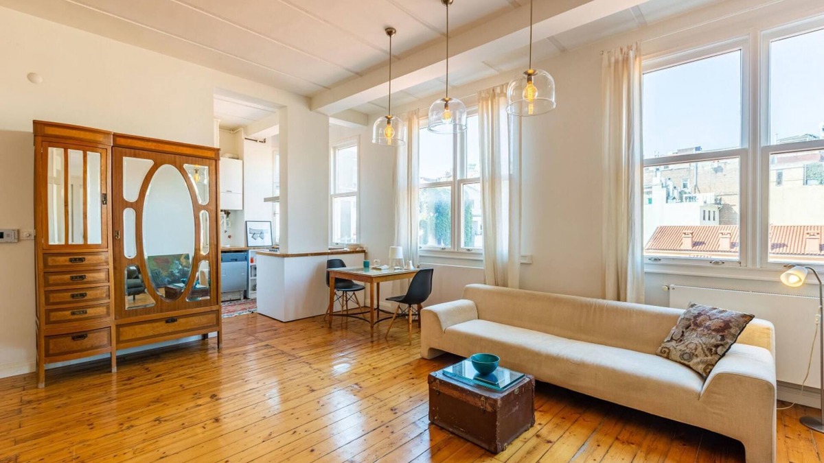 Asmali Mescit Apartment | Eclectic Home near Galata Tower in Beyoglu