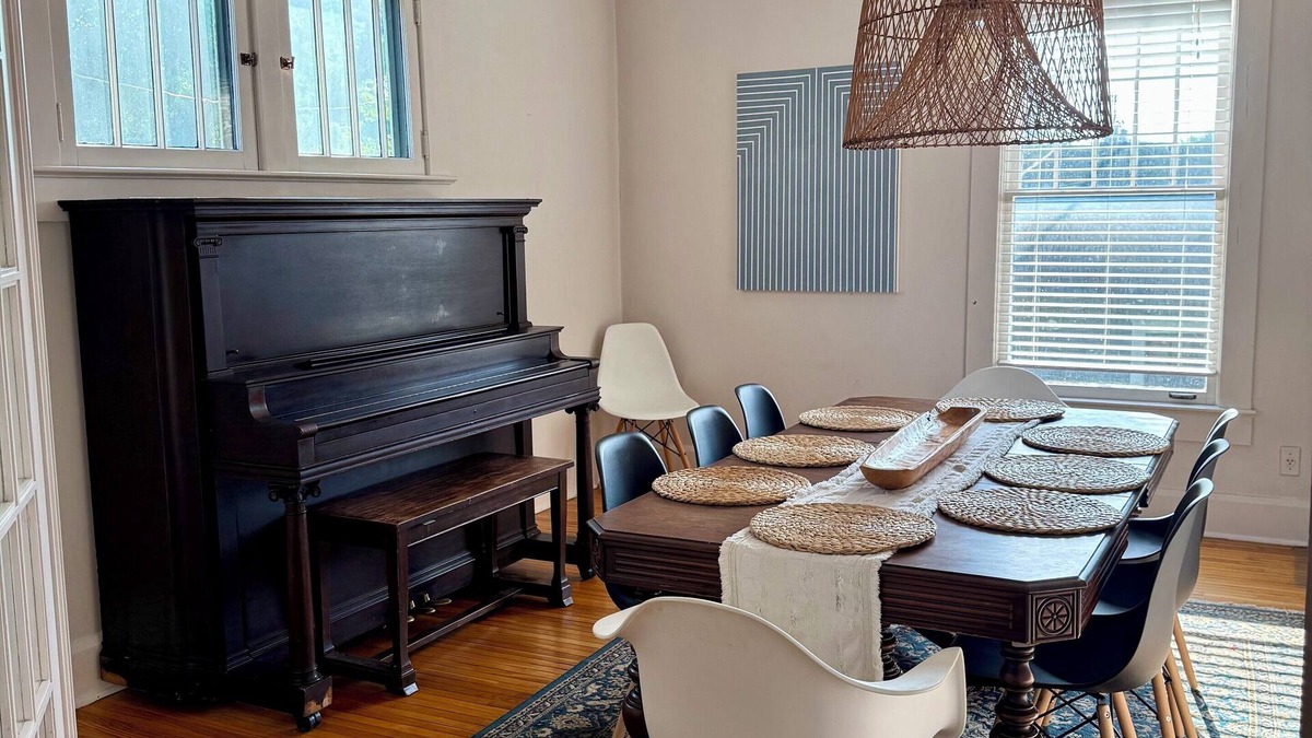 Jeffersonville - Clarksville House | Eclectic & Unique Historic Home