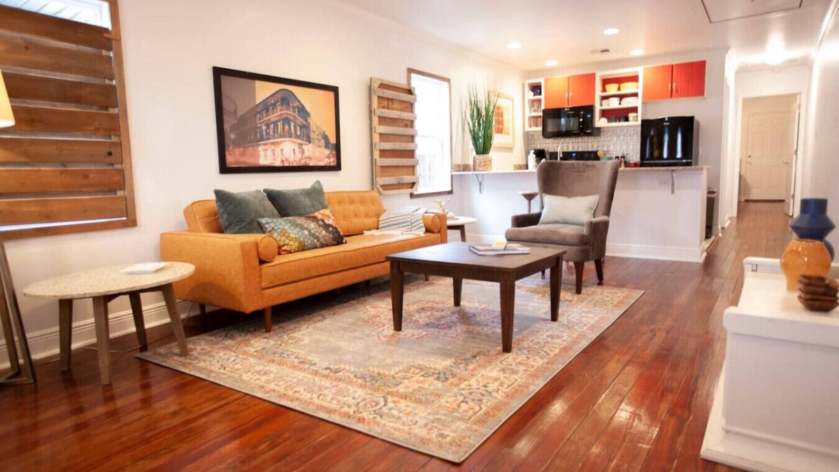 West Riverside Apartment | Eclectic Uptown Apt | Blocks to Magazine Street