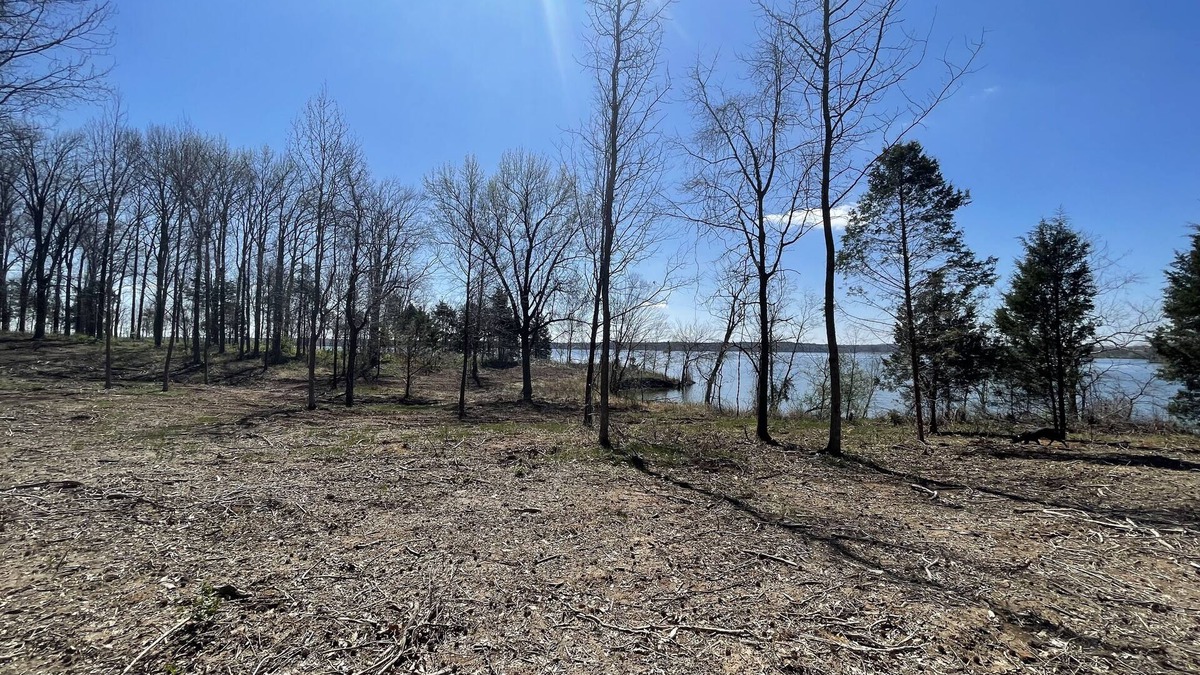 Carbondale RV Rental | Eclipse Campsites Available. Waterfront views