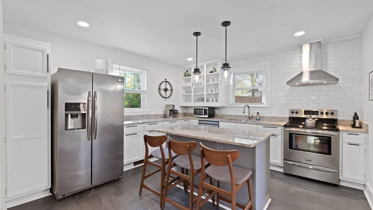 Sans Souci House | Eco-Chic Bungalow Near Downtown, Parks & Greenways