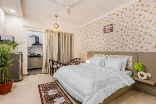 Sector 40 Apartment | Eco-chic haven in Gurgaon with balcony
