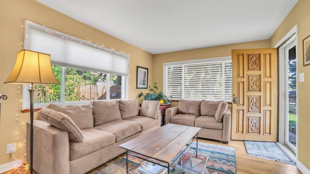 Athmar Park House | Eco-Friendly 2BR Bungalow w/Garden Oasis+ Office space