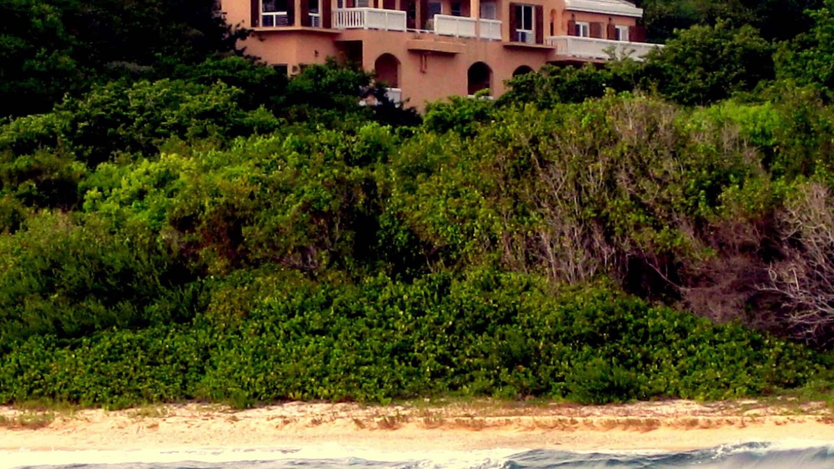 Fish Bay Villa | Eco Friendly, Beachfront, Holiday Villa