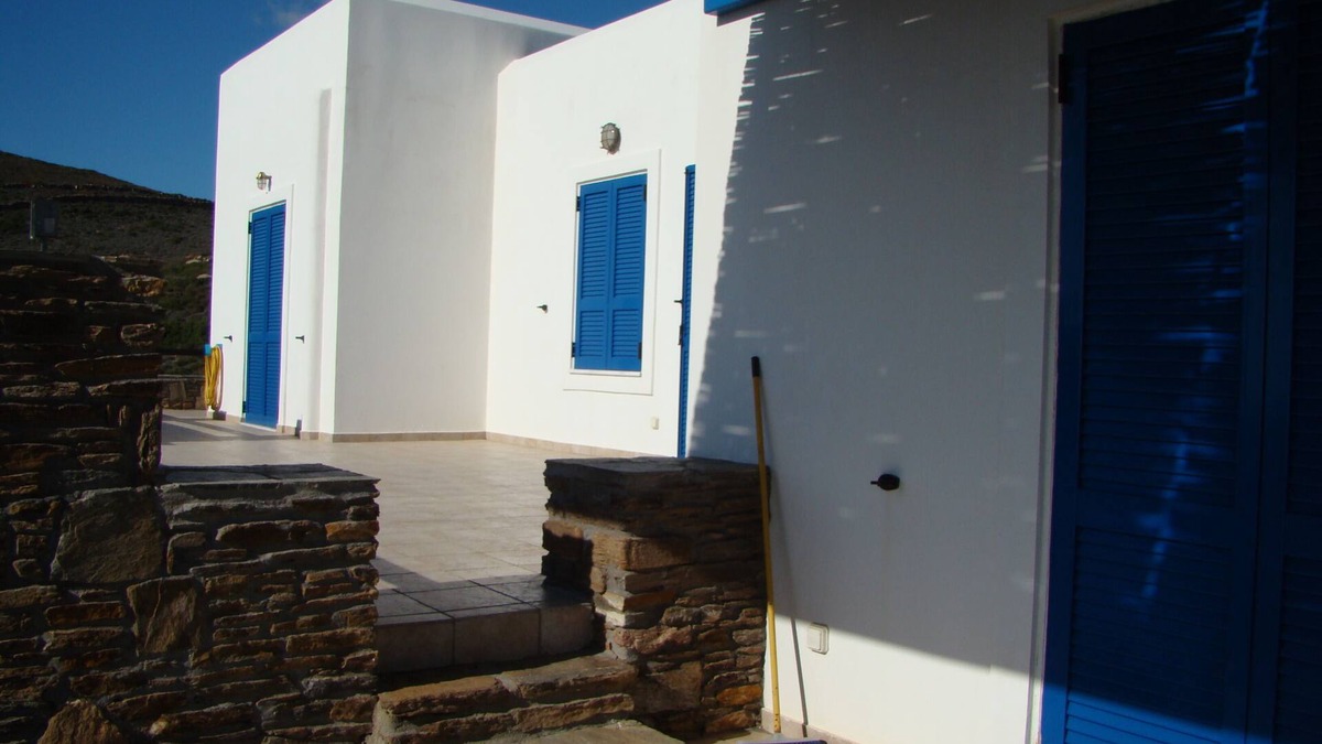 Kipri House | Eco friendly house (electricity and hot water from the Sun), water well for the