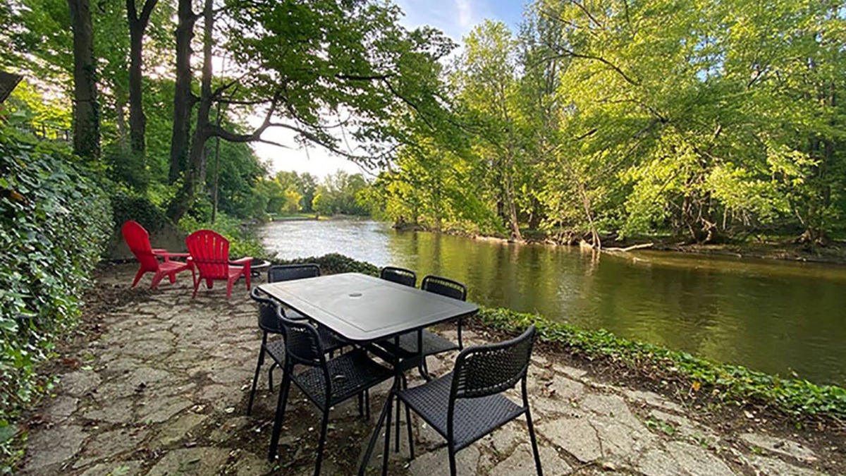 Dexter House | Eco-friendly riverfront home. Close to Ann Arbor and on the Huron River!