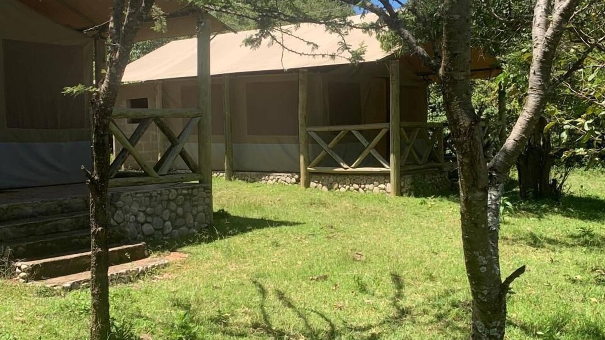 Central Province Cabin | Eco mara forest camp