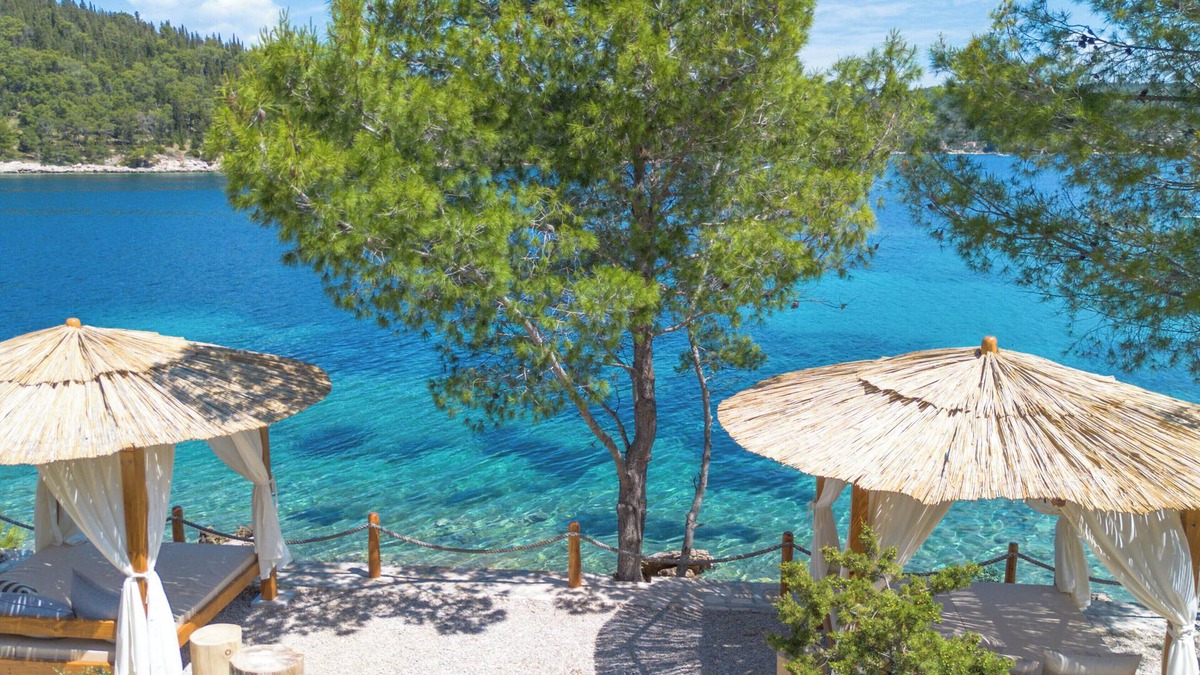 Vela Luka House | Eco Pebble Bay Beach House