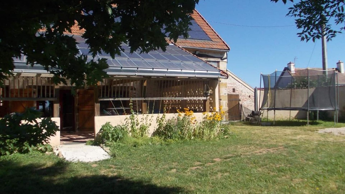 Blomard Cottage | Eco-restored farmhouse with garden, children's games and parking near Néris les Bains