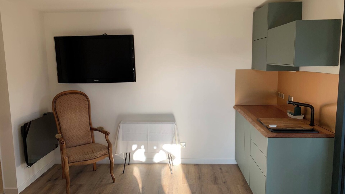 Houilles Bed & Breakfast | Eco Studio with breakfast and terrace 17km from central Paris