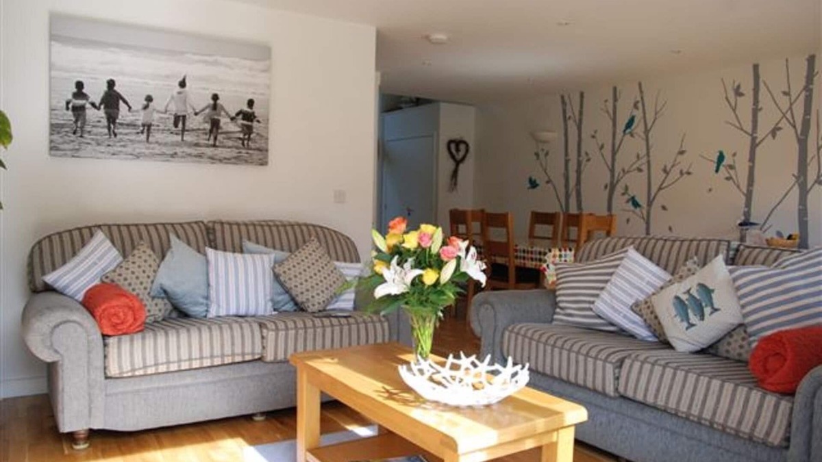 Porthtowan House | Eco Style Beach House, 3 Beds, Porthtowan, Cornwall, UK (6 mins walk to beach)
