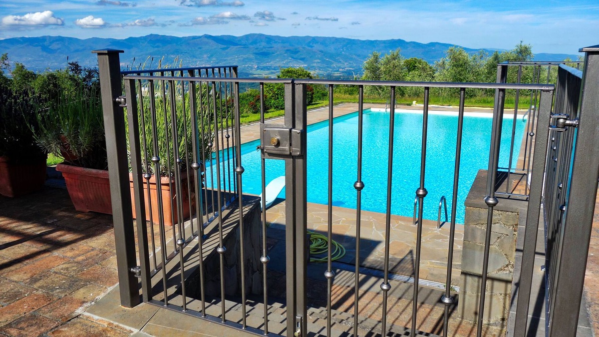 Castelnuovo dei Sabbioni Villa | Eco Villa in Chianti with private pool