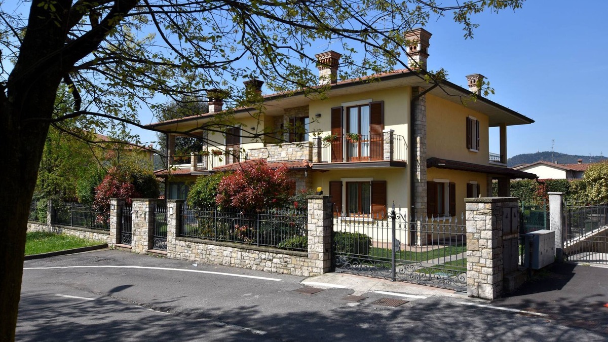 Erbusco Villa | Eco-Villa in Wine Country