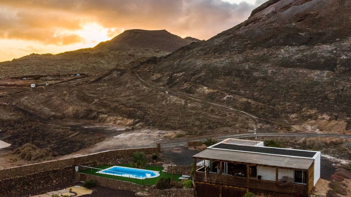 Villaverde Villa | Eco-Villa immersed in a natural park of volcanic origin.