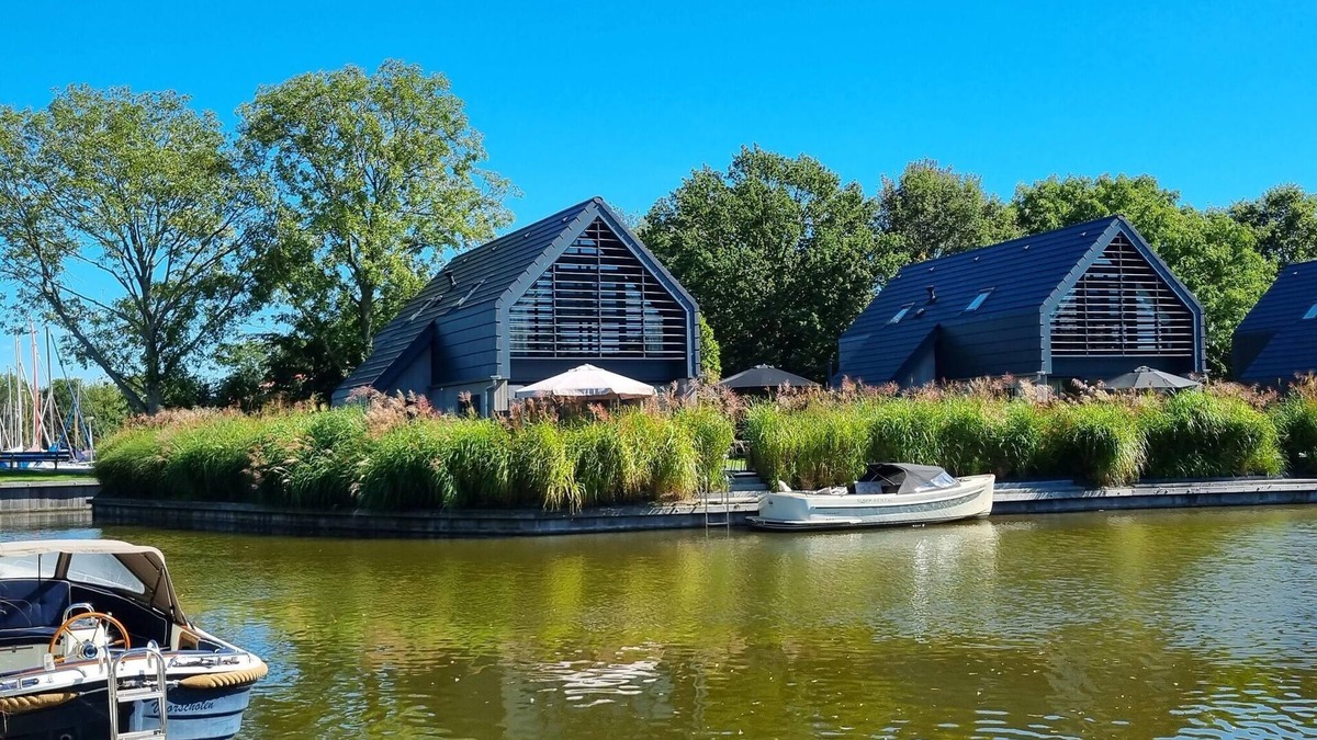Balk House | Eco-Villa w/Hot Tub