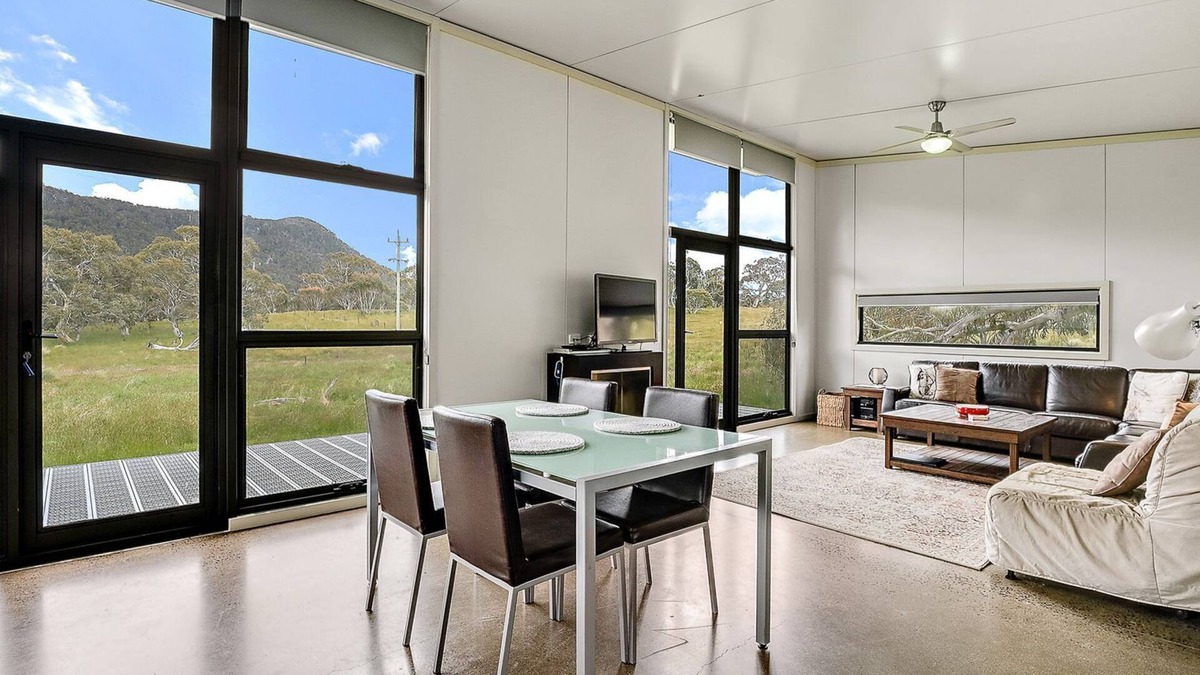 Crackenback Ski Chalet | Ecocrackenback 7 'Sustainable chalet close to the slopes.'