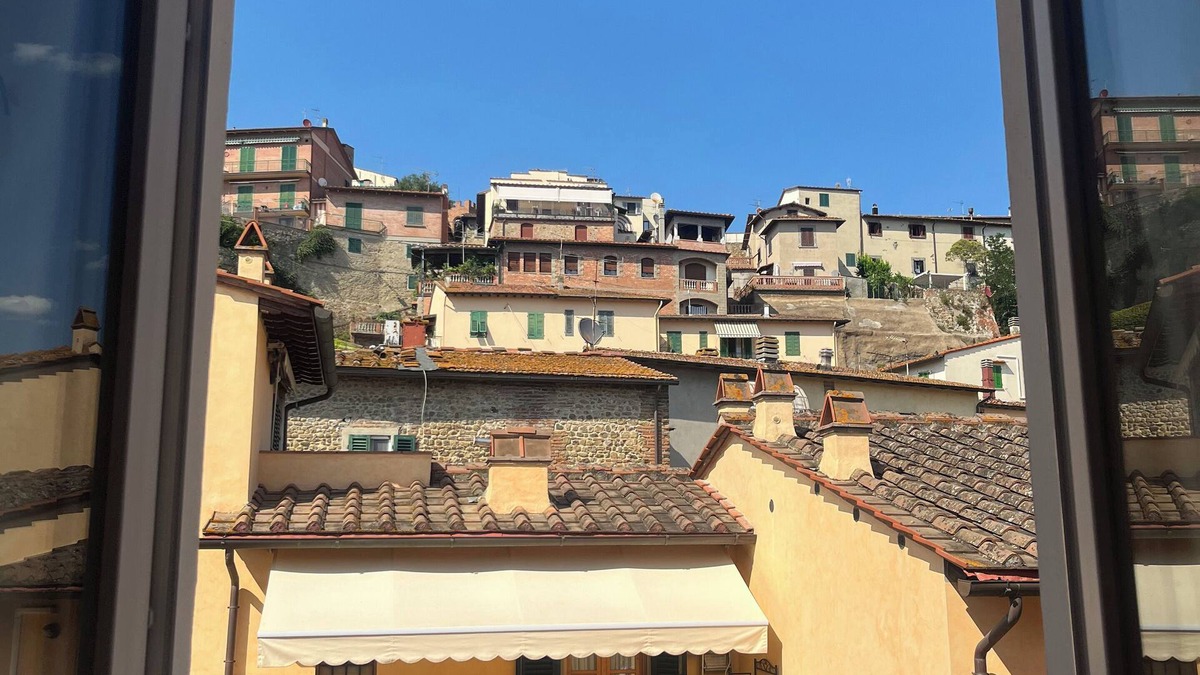 Capraia e Limite House | Ecological House in Tuscany - Powered mainly by solar energy