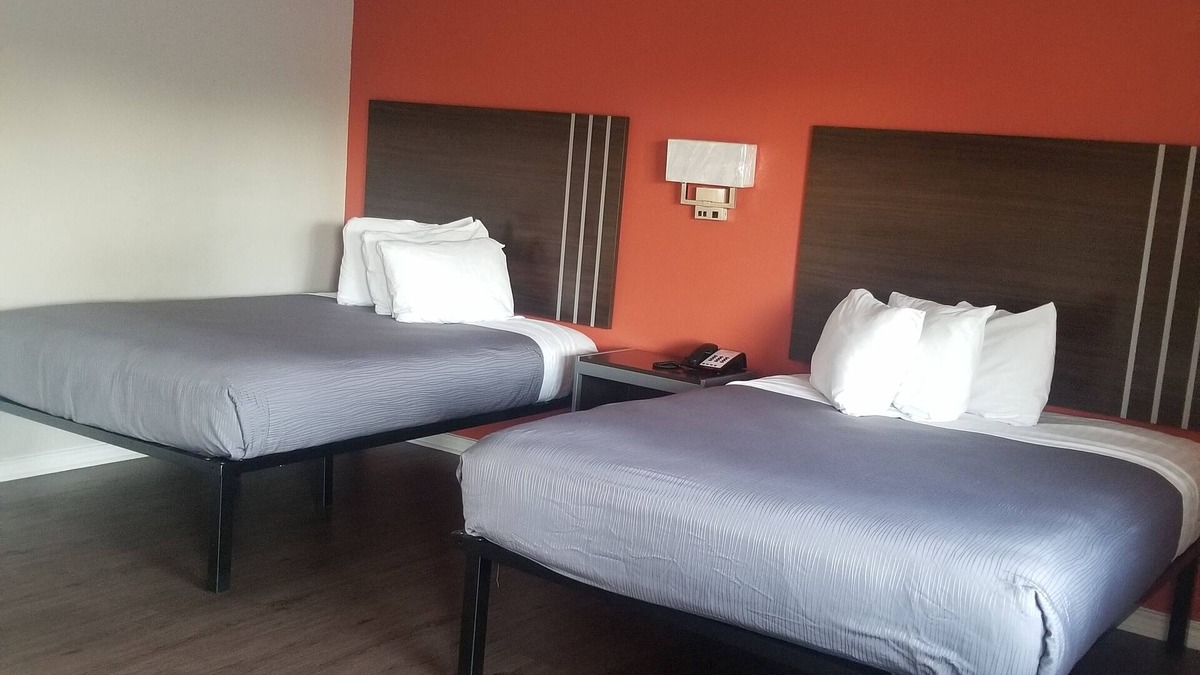 West San Antonio Hotel | Econo Inn Lackland AFB Seaworld